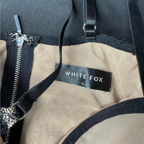 White Fox Corset - Picture 3 of 3